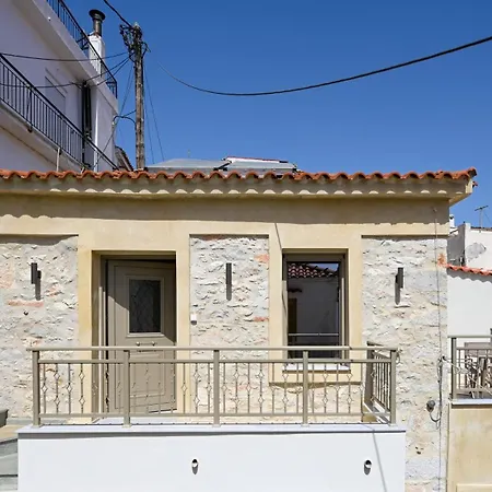Yellow Nest * Skiathos Town